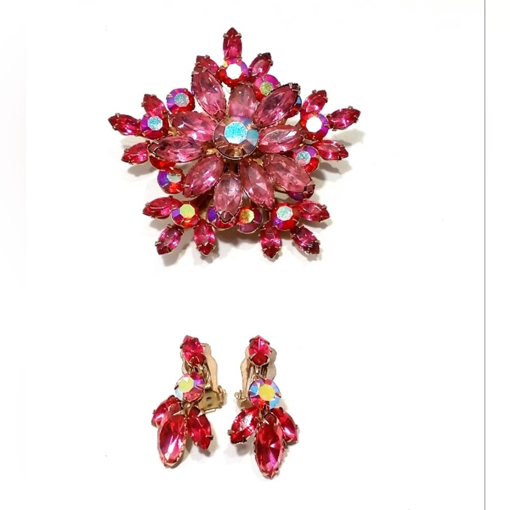 1950s Pink Crystal Brooch Clip On Earring Set Gold Aurora Borealis Vintage